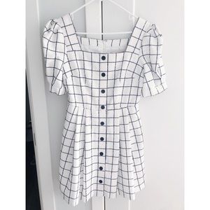 White checked dress in size 4p (regular 2)